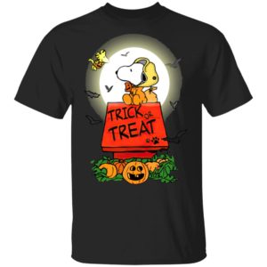Halloween Trick Or Treat Pumbkin Woodstock And Snoopy T-Shirt Halloween Trick Or Treat Pumbkin Woodstock And Snoopy T-Shirt