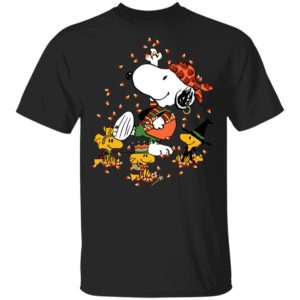 Snoopys Treat Halloween With Snoopy And Woodstocks T-Shirt Snoopys Treat Halloween With Snoopy And Woodstocks T-Shirt