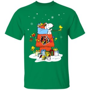 Cincinnati Bengals Santa Snoopy Wish You A Merry Christmas Shirt
