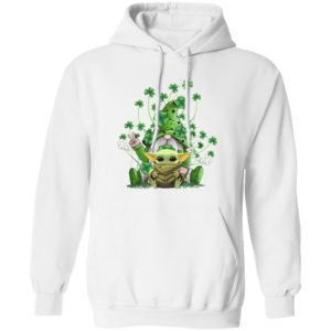 Green Gnome Hugging Baby Yoda St Patty's Day Shirt