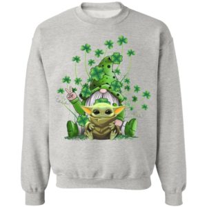 Green Gnome Hugging Baby Yoda St Patty's Day Shirt