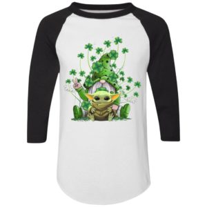 Green Gnome Hugging Baby Yoda St Patty's Day Shirt