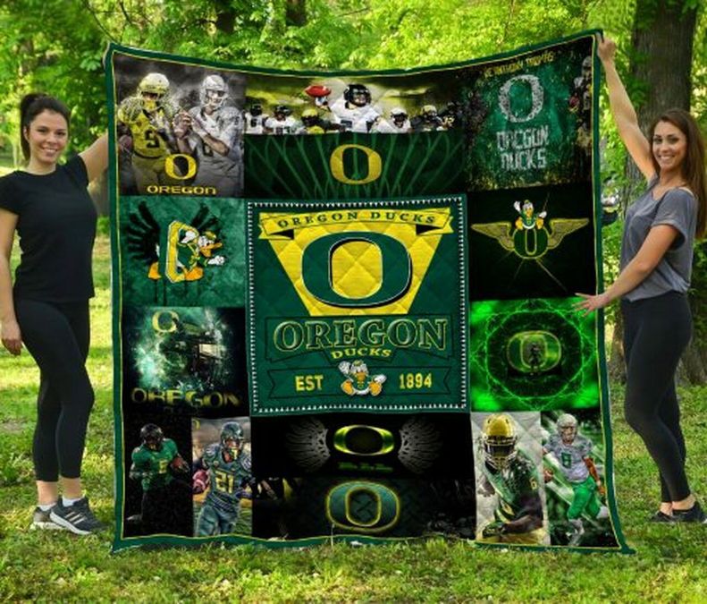 Christmas Ncaa Oregon Ducks Combined Fleece Quilt Blanket Gift