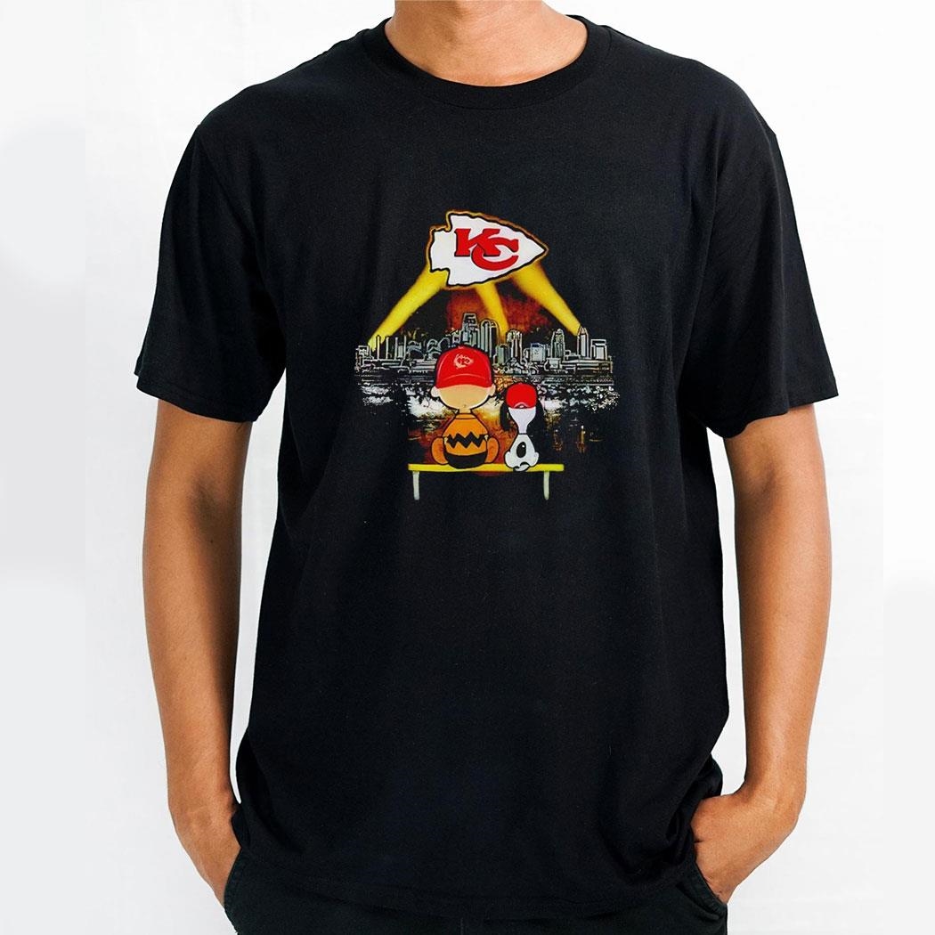 Kansas City Chiefs X Peanuts Snoopy And Charlie Brown Watching Skyline Shirt