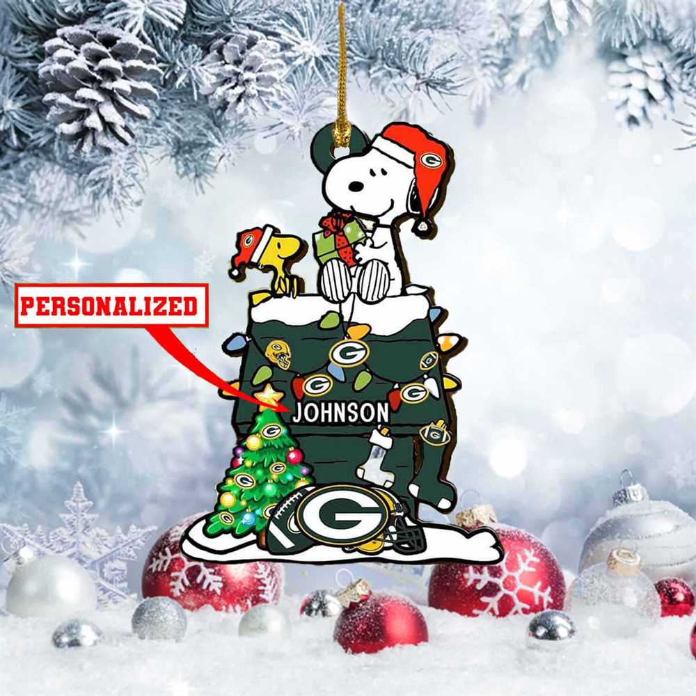 Snoopy Green Bay Packers Nfl Personalized Christmas Ornament