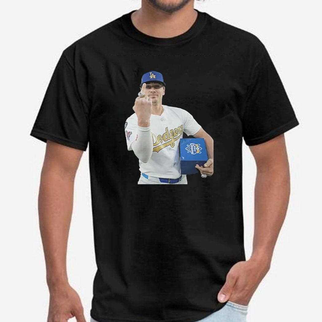 Los Angeles Dodgers Kike Hernandez Ring Middle Finger Shirt