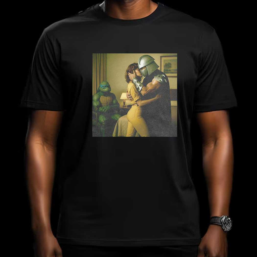 Shredder & April O’neil Kissing With Leonardo Watching T-shirt