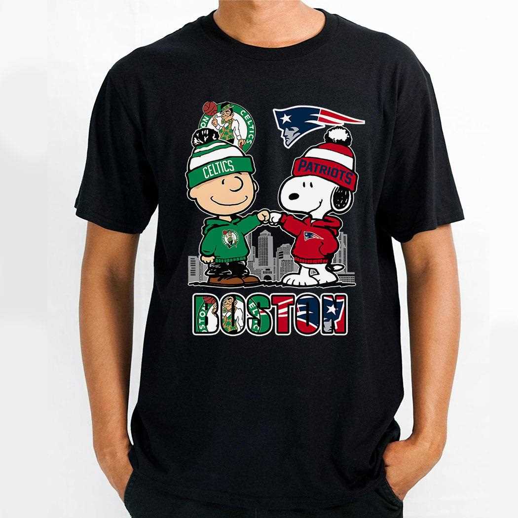 Boston Celtics And New England Patriots Peanuts Fist Bump T-shirt