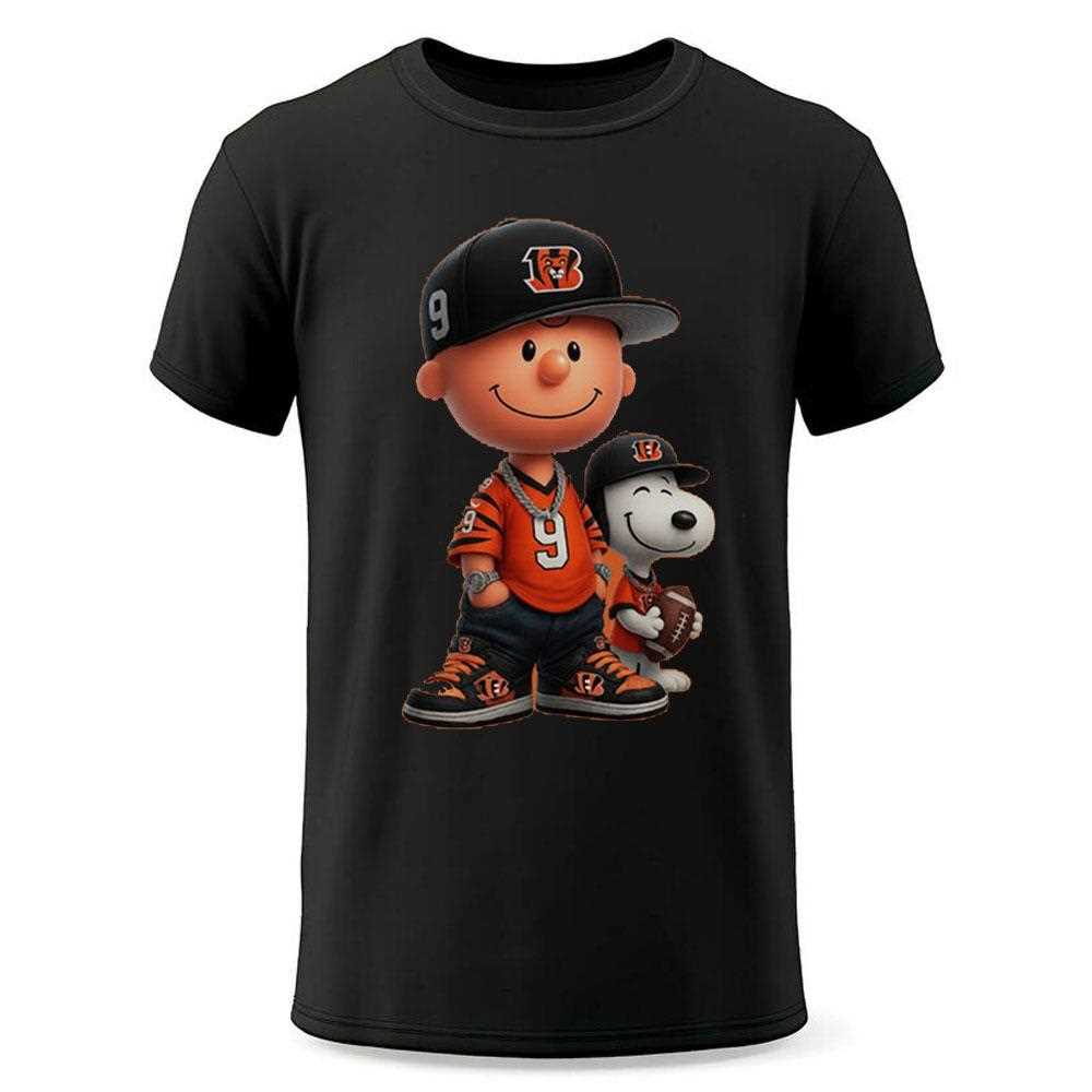Cincinnati Bengals Charlie Brown Snoopy Peanuts Crewneck Sweatshirt Cincinnati Bengals Charlie Brown Snoopy Peanuts Crewneck Sweatshirt
