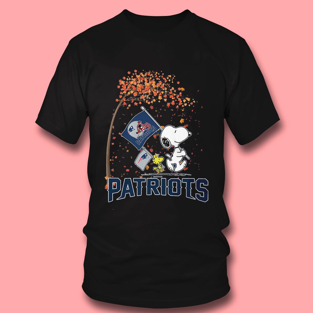 Patriots Snoopy And Woodstock Fall Leaves T-shirt