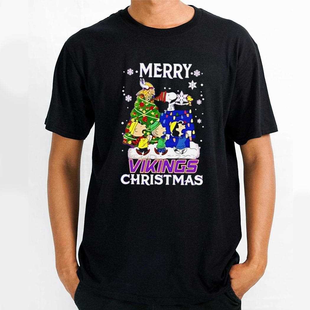Snoopy And Friends Merry Minnesota Vikings Christmas Cute Cartoon Tee