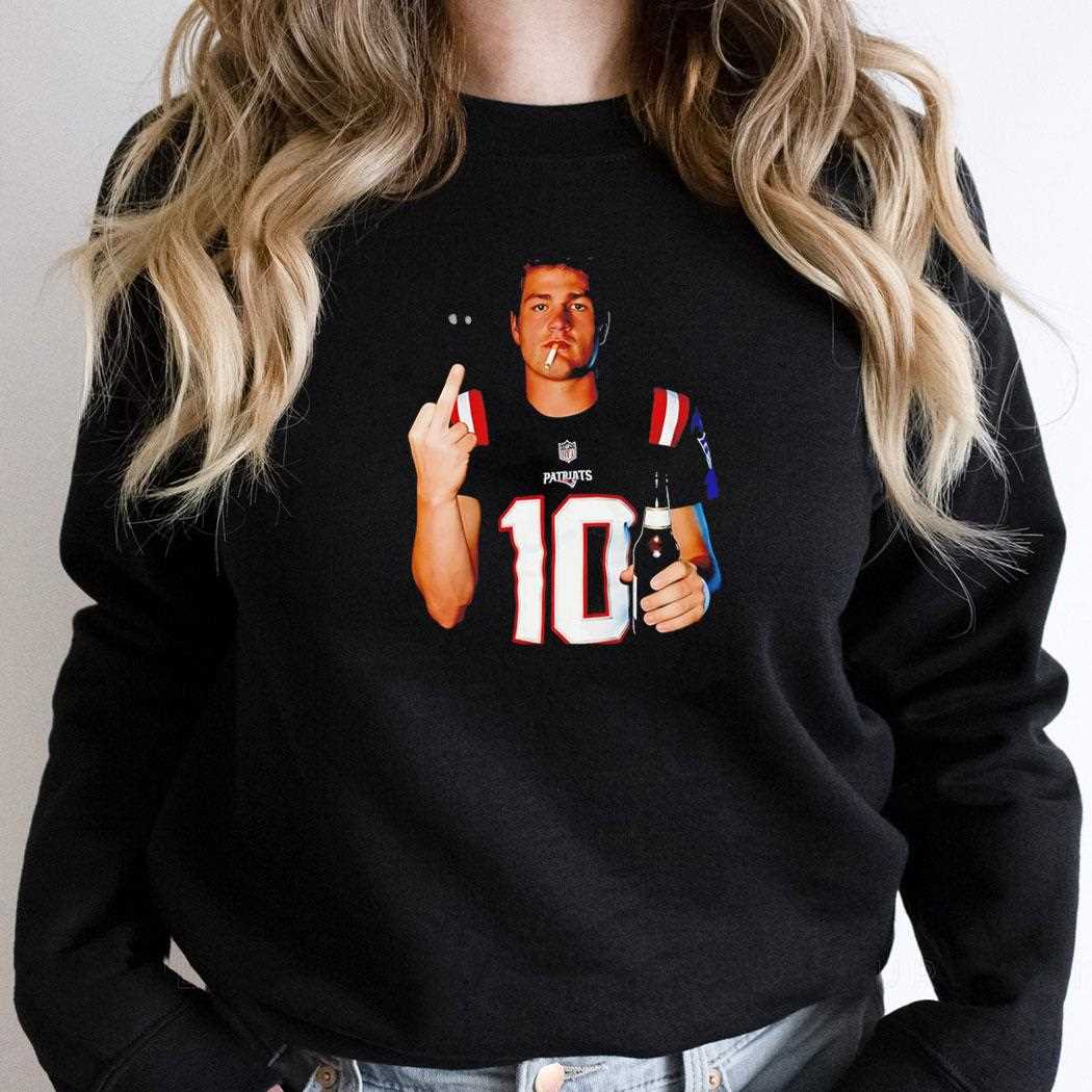 Drake Maye New England Patriots Nfl Football Middle Finger Tee Drake Maye New England Patriots Nfl Football Middle Finger Tee